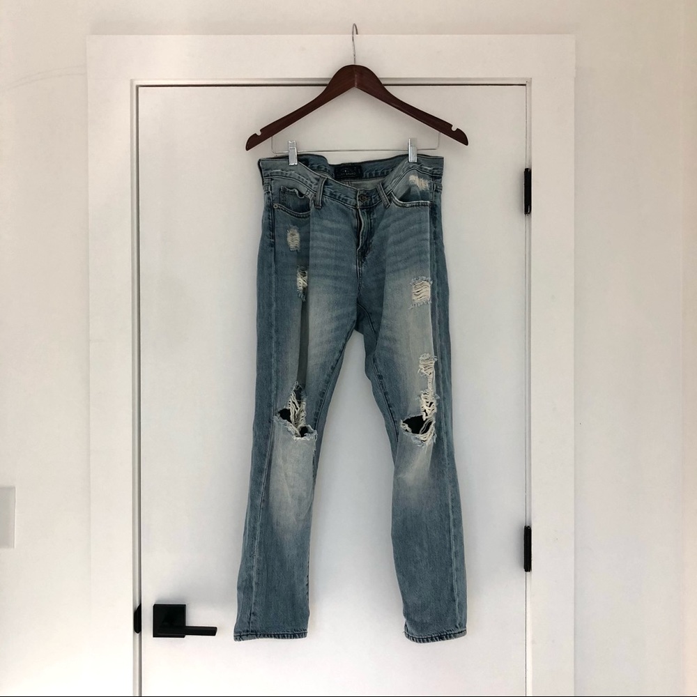 Lucky Brand 🍀 light wash boyfriend Jeans 29